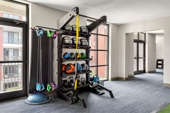 24-Hour smart fitness studio