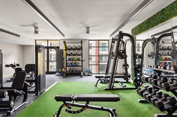 24-Hour smart fitness studio