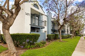Imperial Beach apartment for rent - A white building with the number 1471 on it.