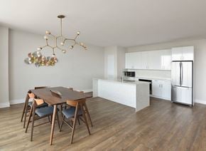 Ottawa apartment for rent - Open concept kitchen and dining space at 929 Richmond Apartments, Ontario
