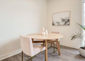 Ottawa apartment for rent - A dining room with a table and chairs.