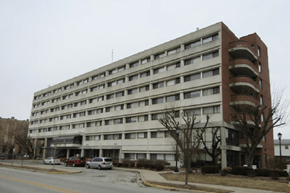 Kokomo apartment for rent - an old building on the corner of a city street