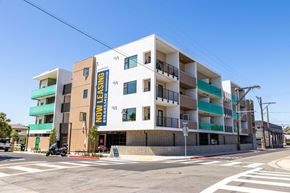 Chula Vista apartment for rent - A multi-story building with the words "Non-Leasing" on the side.