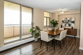 Hamilton apartment for rent - A dining room with a table and chairs.