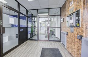 Dundas apartment for rent - A hallway with a sign that says Valleygate on it.