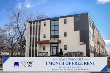 Hamilton apartment for rent - A building with a sign that says "Effort Trust" and "1 month of free rent".