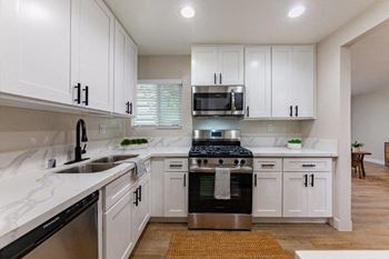 Fully equipped kitchen