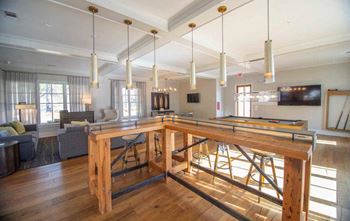 Entertainment lounge