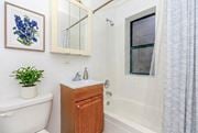 Chicago apartment for rent - Bathroom With Bathtub at Sheridan Park, Illinois