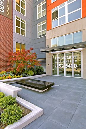 Everett apartment for rent - A building with a sign that says "Restaurant Space Available" is shown.