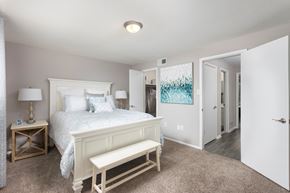 Savannah apartment for rent - Bedroom at Oaks at Victory Apartments, Savannah, GA, 31404
