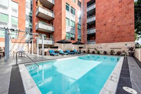 Pasadena apartment for rent - Pool View at Catania, California