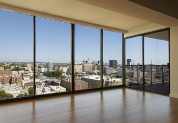 Expansive windows