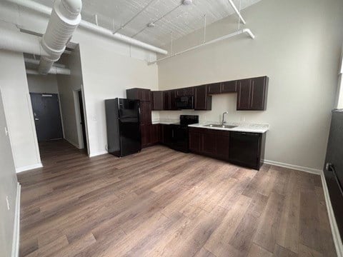 Floor plan for 2 beds, 1 bath, 736 sqft