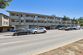 Redwood City apartment for rent - The woodside court apartments