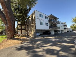 Palo Alto apartment for rent - A building with the words "27th the midtown" on it.