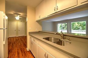 Redwood City apartment for rent - Kitchen at Wellesley Crescent, Redwood City, 94062
