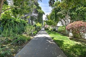 Redwood City apartment for rent - Walk paths at Wellesley Crescent, Redwood City, CA