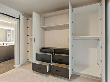 Walk in closet