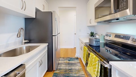 Floor plan for 2 beds, 1 bath, 863 sqft