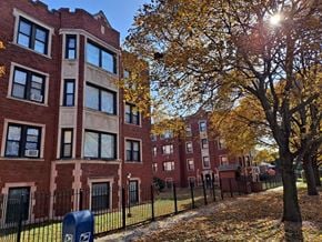 Chicago apartment for rent - 8201 S Michigan