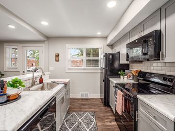 Columbus apartment for rent - Bexley Plaza Apartments