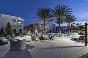 Orlando apartment for rent - Outdoor courtyard with fire pit at Makara Orlando, Orlando