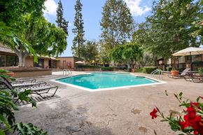 Westminster apartment for rent - the swimming pool at our apartments