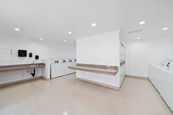 24 Hour laundry facilities