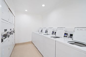 24 Hour laundry facilities