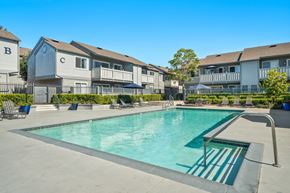 Anaheim apartment for rent - the pool at the preserve at polo ridge apartments sc