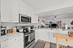 Tampa apartment for rent - Albany Apartments | Tampa, FL | Kitchen