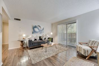 The park at wintergreen apartments | desoto, tx | model living room