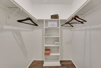 The park at wintergreen apartments | desoto, tx | walk in closets