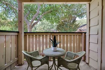 The park at wintergreen apartments | desoto, tx | patio/balcony