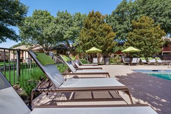 The park at wintergreen apartments | desoto, tx | swimming pool and sundeck