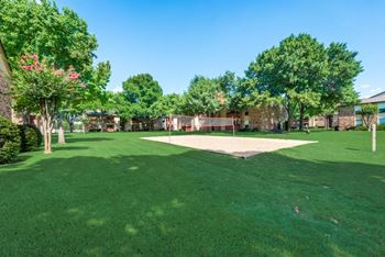 The park at wintergreen apartments | desoto, tx | volleyball