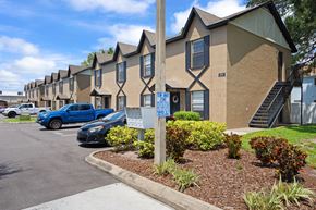 Tampa apartment for rent - Clarice Court Apartments