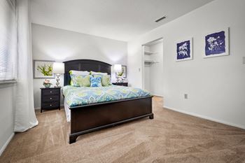 Woodlake park bedroom