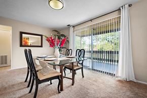 Jacksonville apartment for rent - Woodlake Park Dining Room