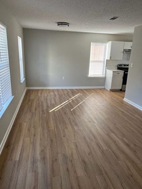 Creedmoor apartment for rent - Unfurnished Living Area at Granville Oaks Apartment Homes, Creedmoor, NC 27522