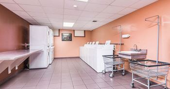 Laundry center