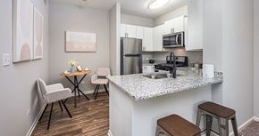 Gurnee apartment for rent - Woodlake | Gurnee, IL
