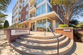 Houston apartment for rent - 1 bedroom apartments houston - 2125 Yale Exterior Building