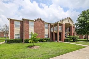 Owasso apartment for rent - our apartments at the reserves feature a spacious yard and balconies