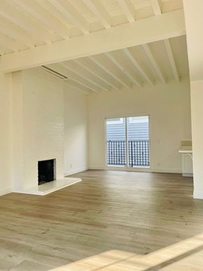 Malibu apartment for rent - Living Room with High Ceilings and Hard Floors