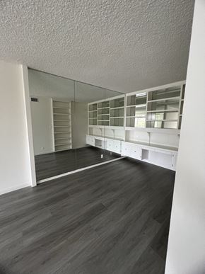 Los Angeles apartment for rent - Living Room with Hardwood Floors
