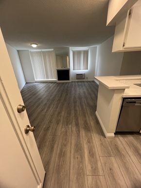 Los Angeles apartment for rent - Kitchen with Stainless Steel Appliances and White Cabinets