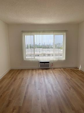 West Hollywood apartment for rent - Living Room with Hardwood Floors