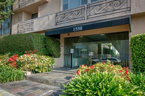 Los Angeles apartment for rent - Apartment Building in Los Angeles Entrance